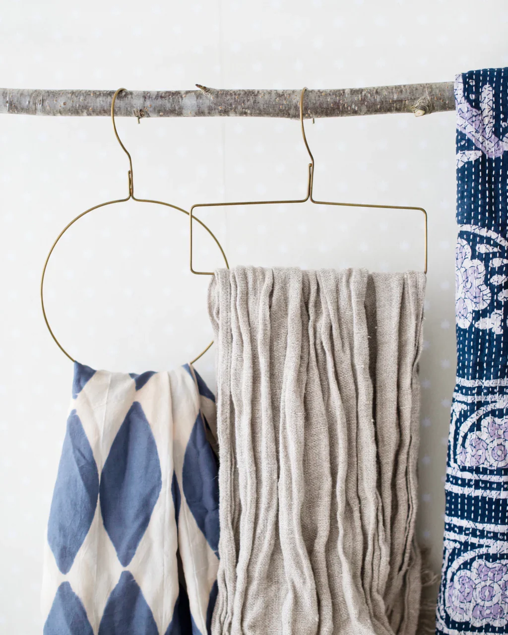 Fog linen work / Scarf Hanger - Image 3